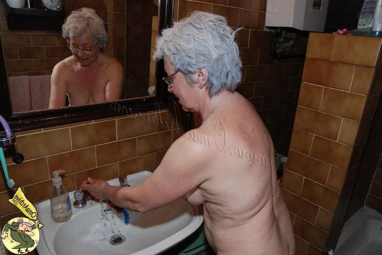 10P meet hot wrinkled grannies
