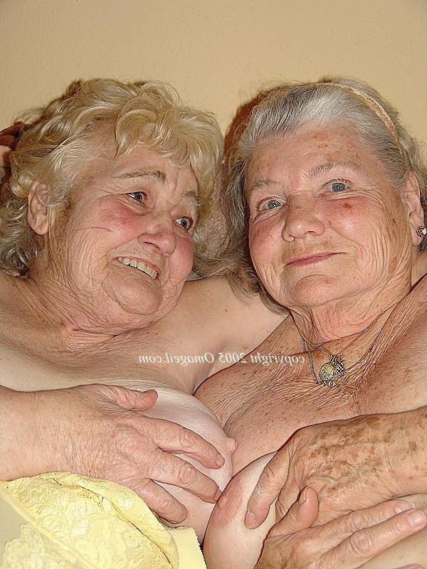 16P Fantastic GRANNIES