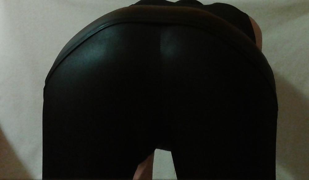 16P Love my leggings and my golden heels