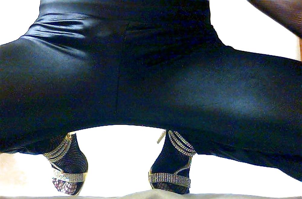 16P Love my leggings and my golden heels