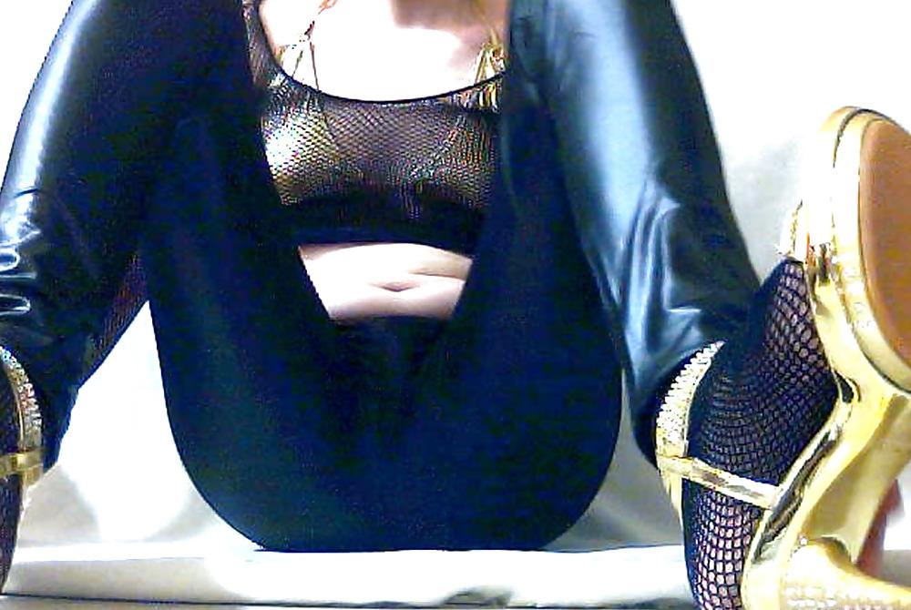 16P Love my leggings and my golden heels