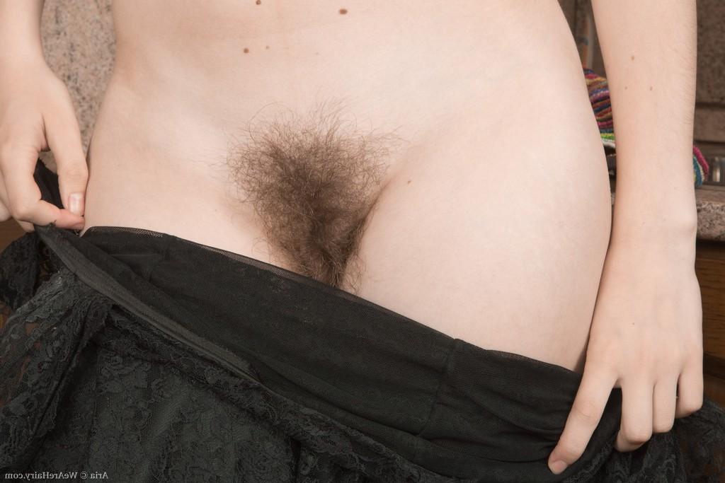 15P Aria strips naked and enjoys it in her kitchen