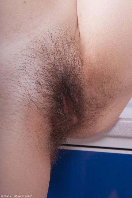 16P Yuliya shows off body in kitchen