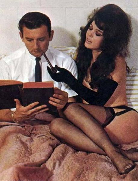 16P lassic collection of erotic pictures with elegant ladies