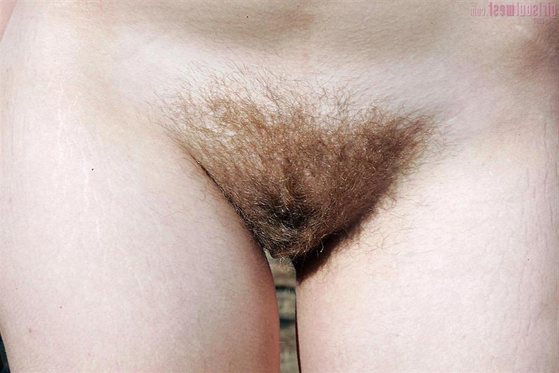16P Redhead amateur lesbians showing off hairy pussies