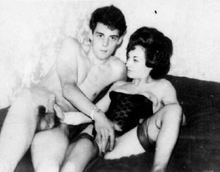 15P Classic vintage porn pics from the 1920s