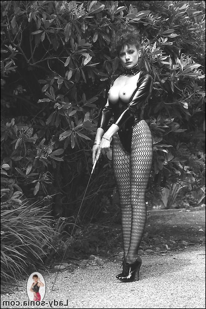 15P Vintage leggy latex mistress Lady Sonia