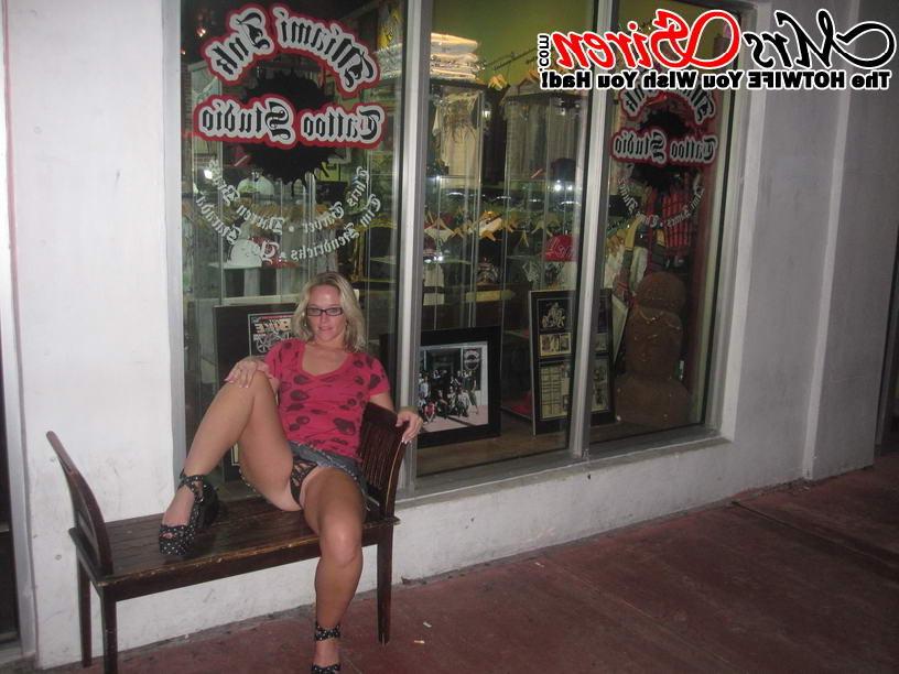 15P hotwife flashing in public places