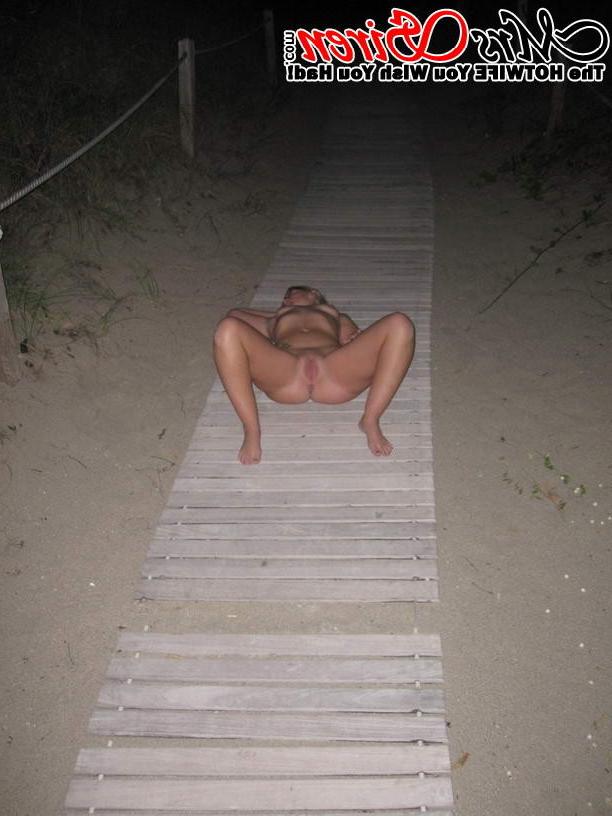 15P hotwife flashing in public places