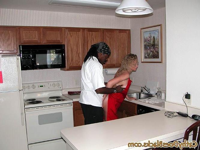 16P wife cumfilled by secret lover in the kitchen