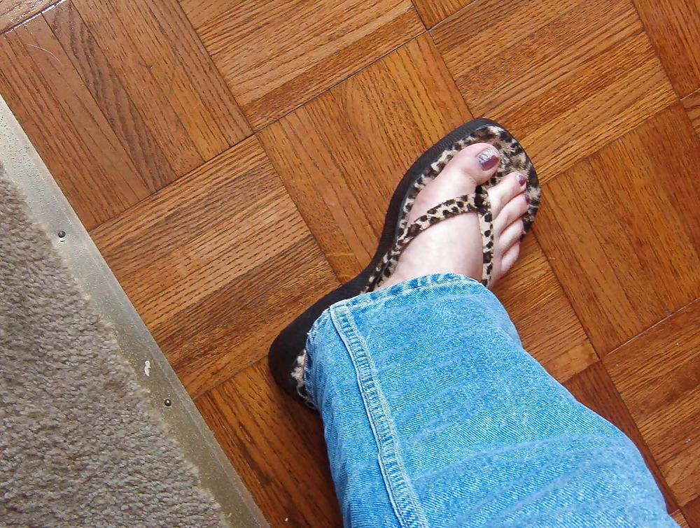 23P Amateur Feet 2