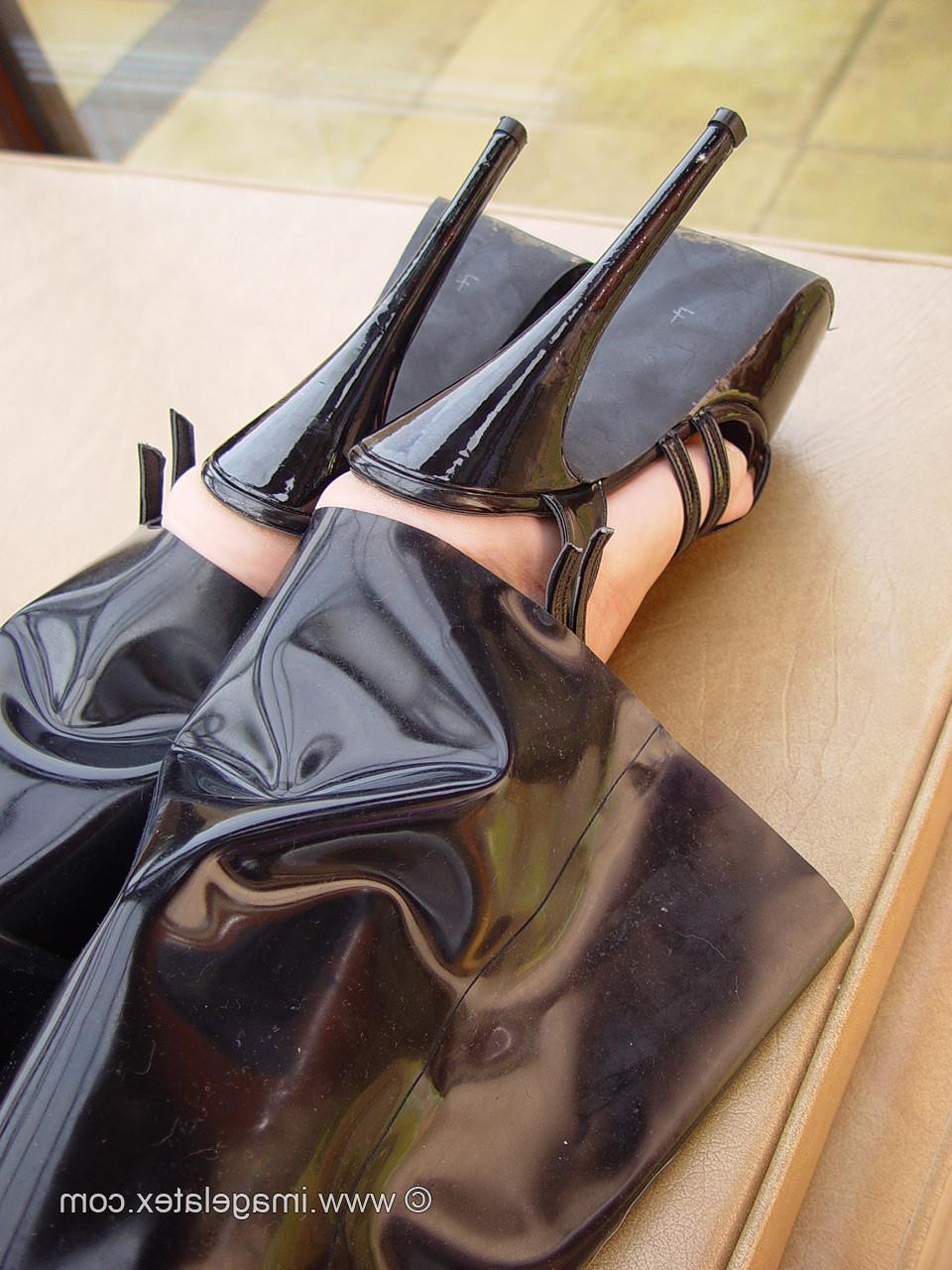 16P Sexy Candice high heels fetish and latex fetishwear of long legg