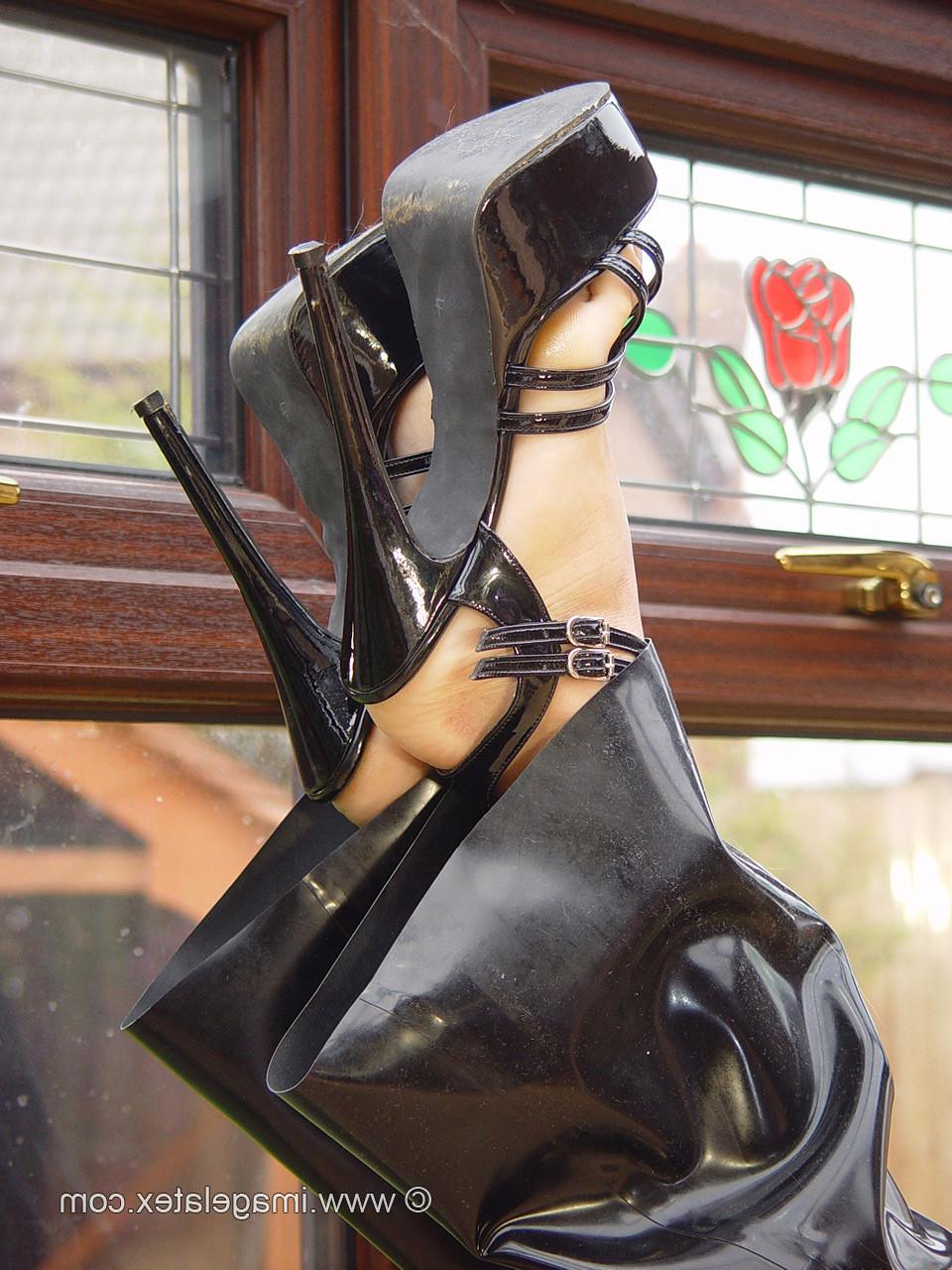16P Sexy Candice high heels fetish and latex fetishwear of long legg