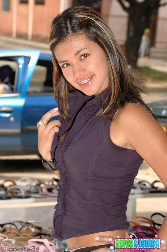 16P Latina in public