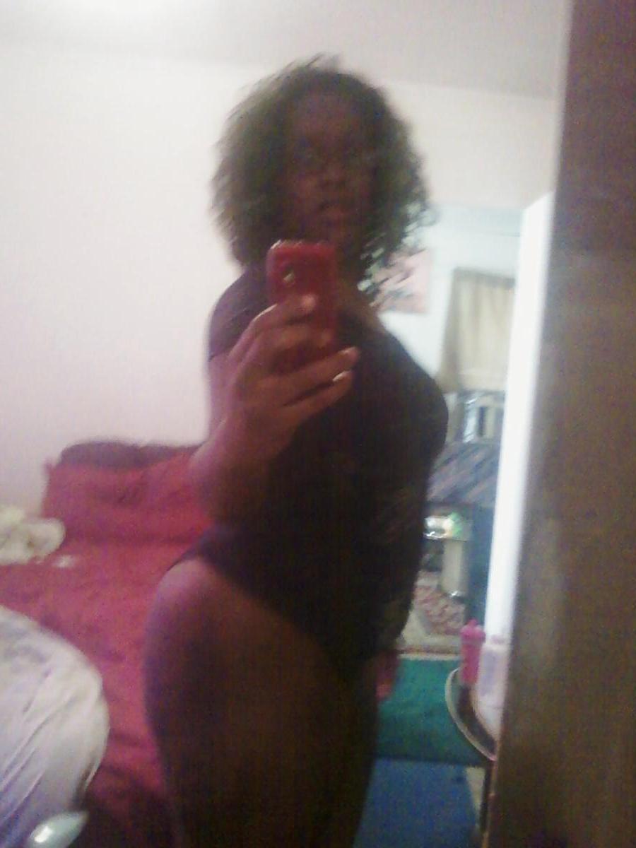 13P Mature Black milf self pics