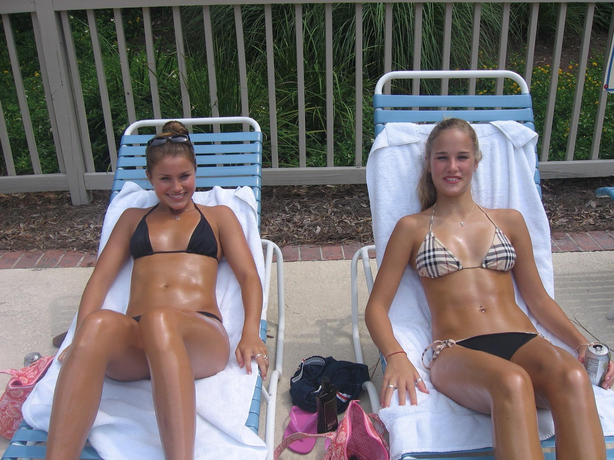 16P Drunk College Girls Attempt Lesbian Experience On A Dare