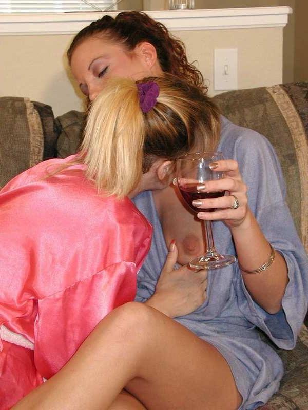 16P Lesbians licking big clitoris hard for wet orgasm