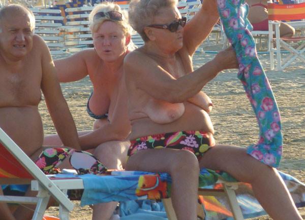 15P nice flashing outdoor on public places