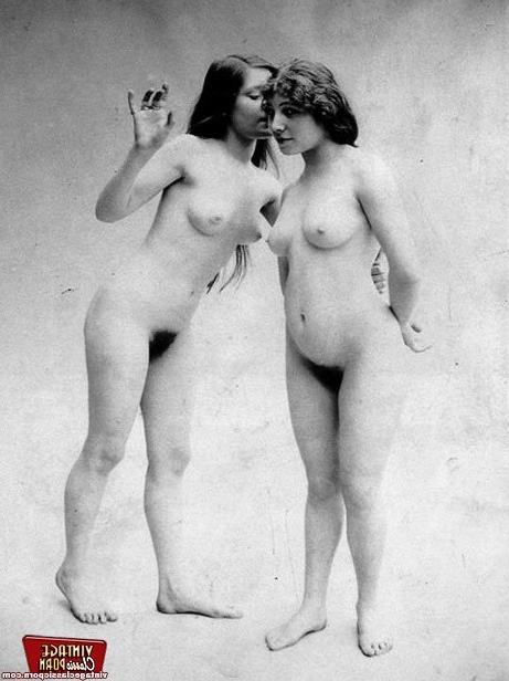 12P Several retro girlies showing their hairy beavers