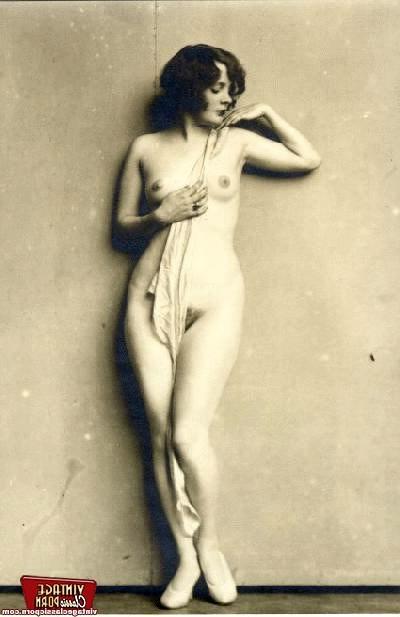 12P Very artistic vintage nude hairy girls pictures
