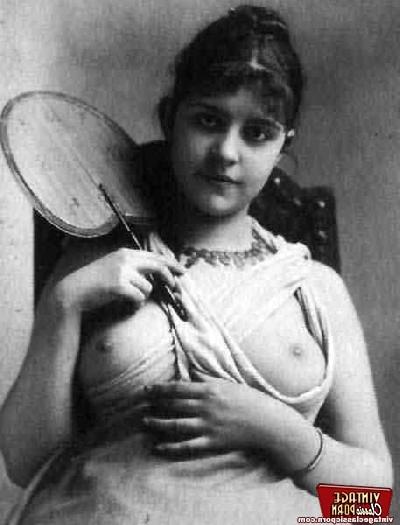 12P Classic ladies from the twenties showing their fine bodies