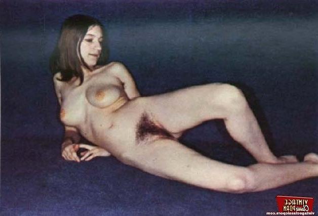 12P Naked retro hippie ladies showing their hot hairy snatch