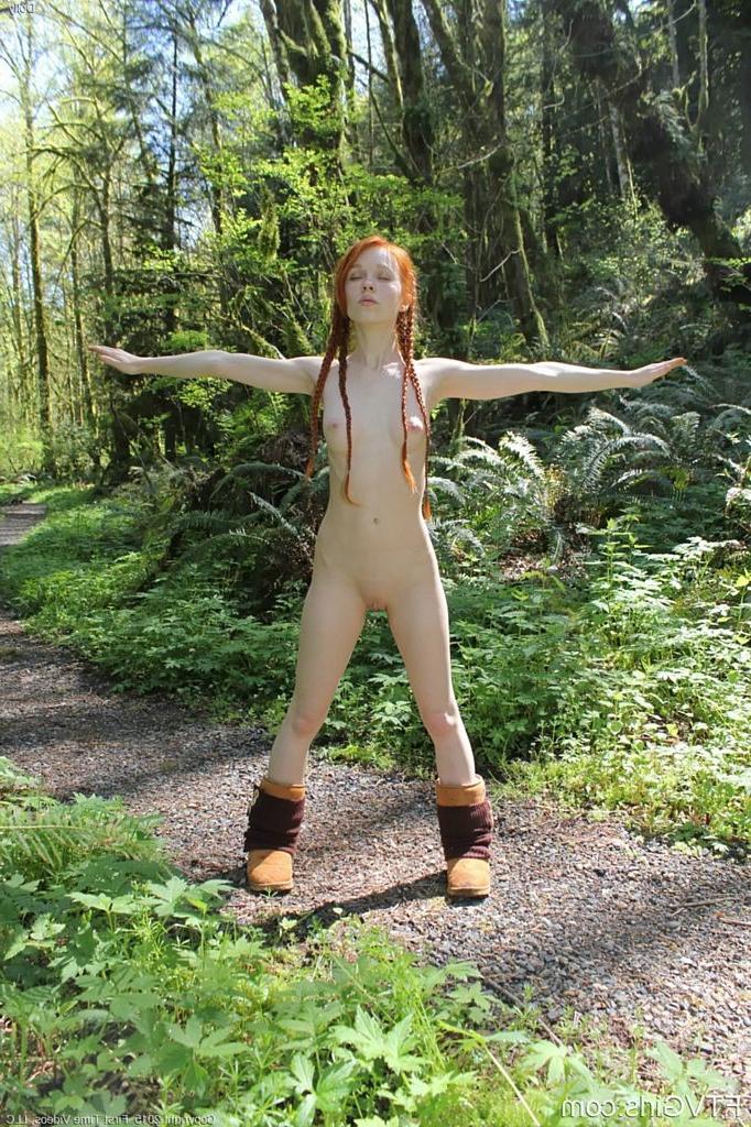 15P Naked Yoga in Nature