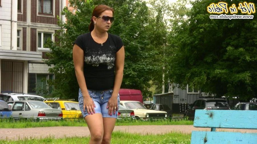 12P Curvy bitchie in the jean shorts pissed herself confusedly on a bench