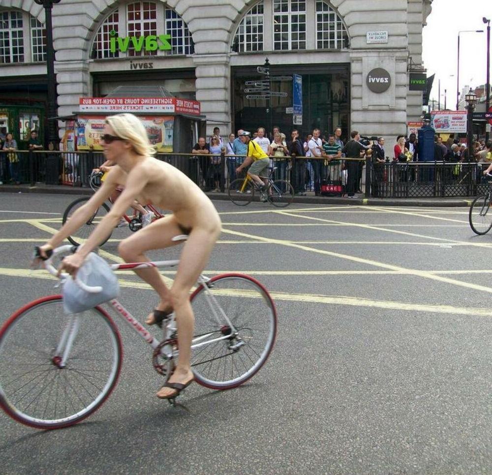15P Wild Girlfriends getting naked in public 9