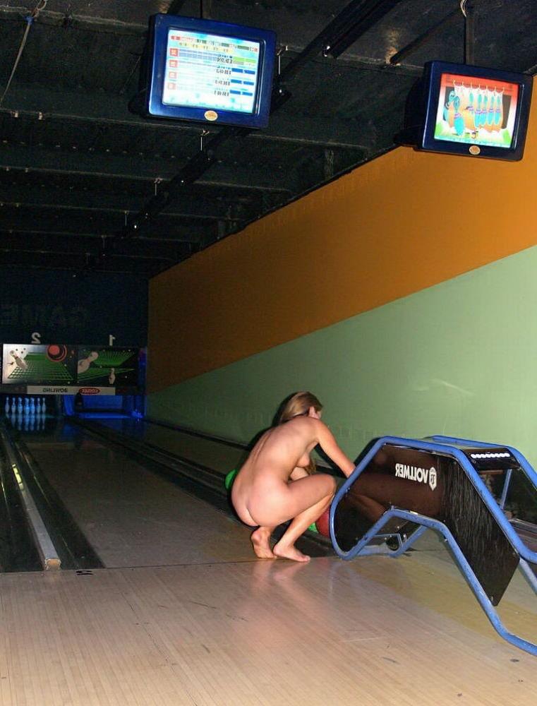 15P Wild Girlfriends getting naked in public 27