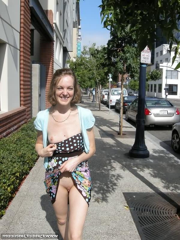 16P Tall slim gf proves she isnt too shy to flash pink in public