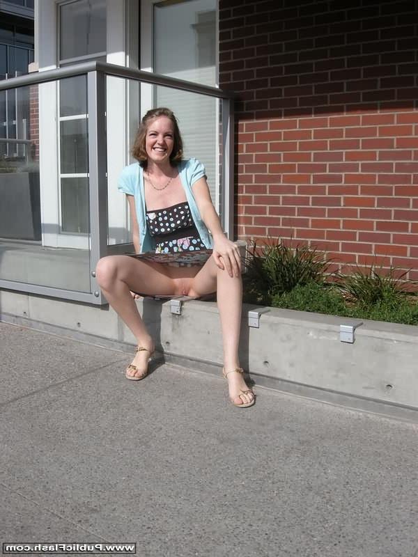 16P Tall slim gf proves she isnt too shy to flash pink in public