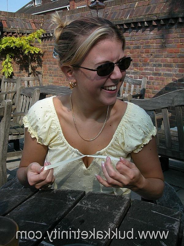 16P Nice beasted wife blows hubby in public park