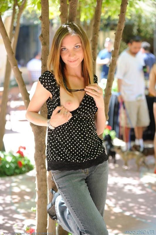 16P Thin Babe In Glasses In Public