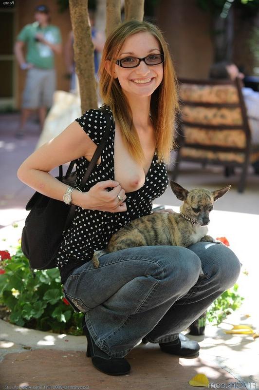 16P Thin Babe In Glasses In Public