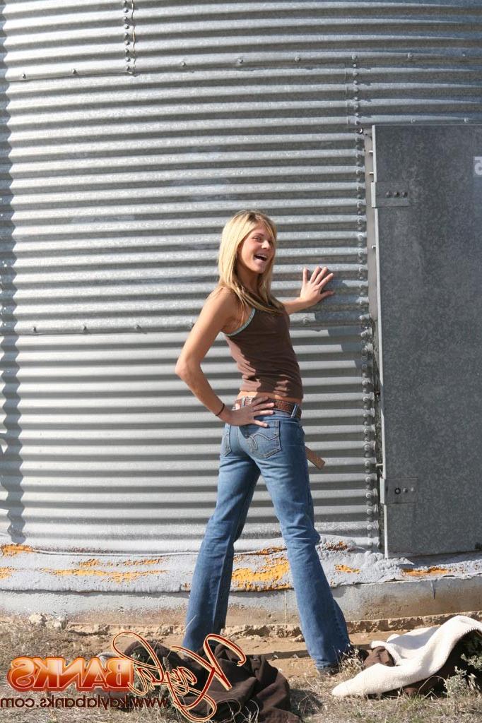 16P Kayla gets naughty outdoors in public and flashes