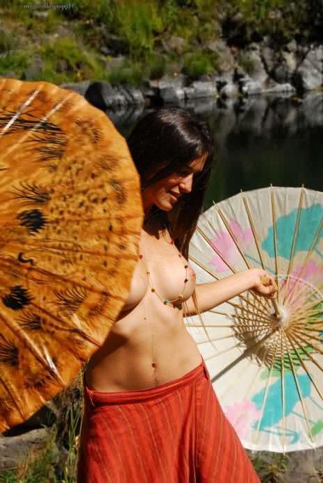15P Busty Nudist Babe Umbrella Dancing Outdoors in Sun