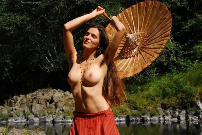 15P Busty Nudist Babe Umbrella Dancing Outdoors in Sun