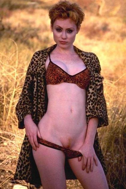 16P Redhead Babe Gets Naked Outdoors in the Wilderness