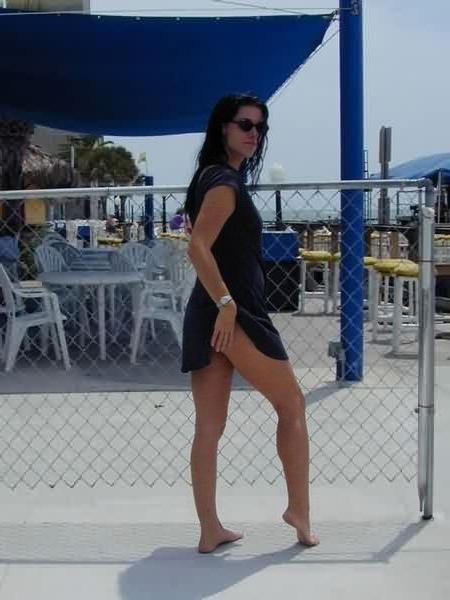16P Upskirt Pierced Pussy Flasher Outdoors in Public