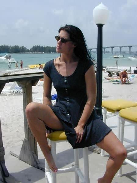 16P Upskirt Pierced Pussy Flasher Outdoors in Public