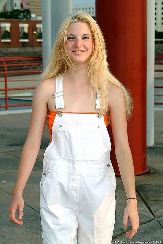 15P Young blonde teen shows her tits in public