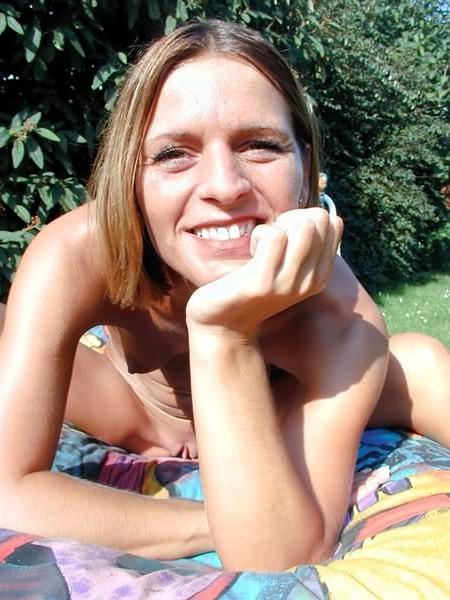 20P Hotty Nude in Public