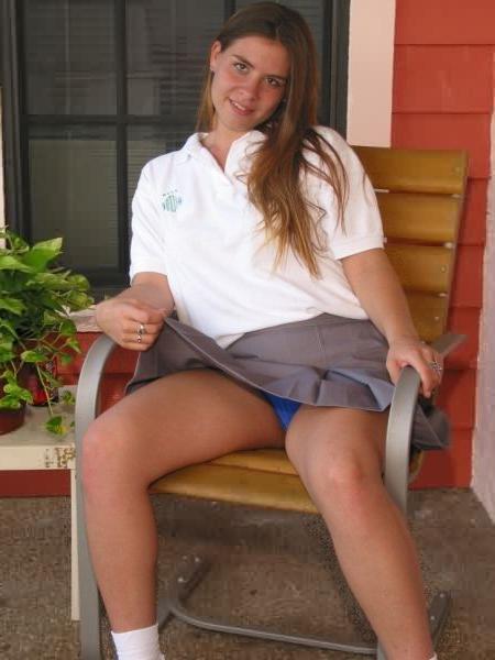 16P Upskirt Neighbor Gal Shows Panties On Porch
