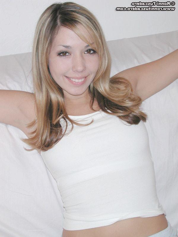 16P Cute coed posing in her underwear