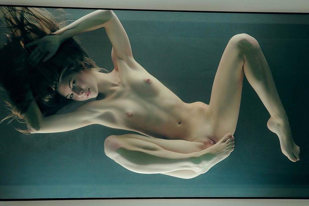 15P skinny anorexic Angelica underwater