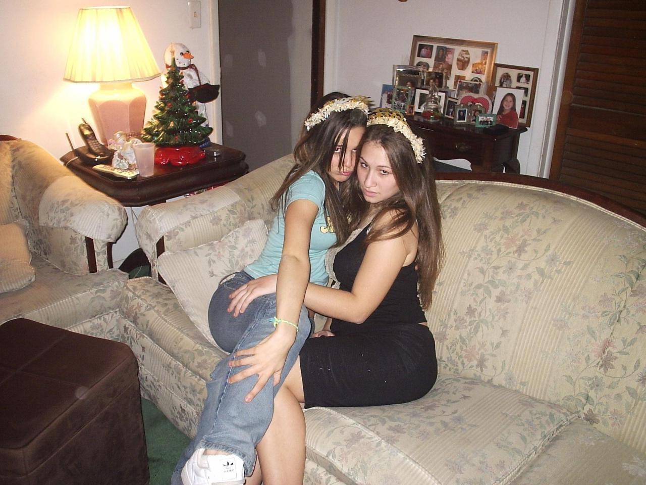 16P Horny Girls Who Love To Show Off In Public