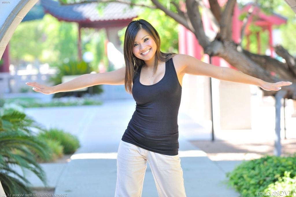 18P Busty brunette asian with round tits rubbing her pussy in public