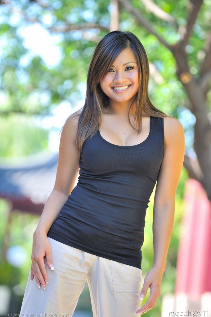 18P Busty brunette asian with round tits rubbing her pussy in public