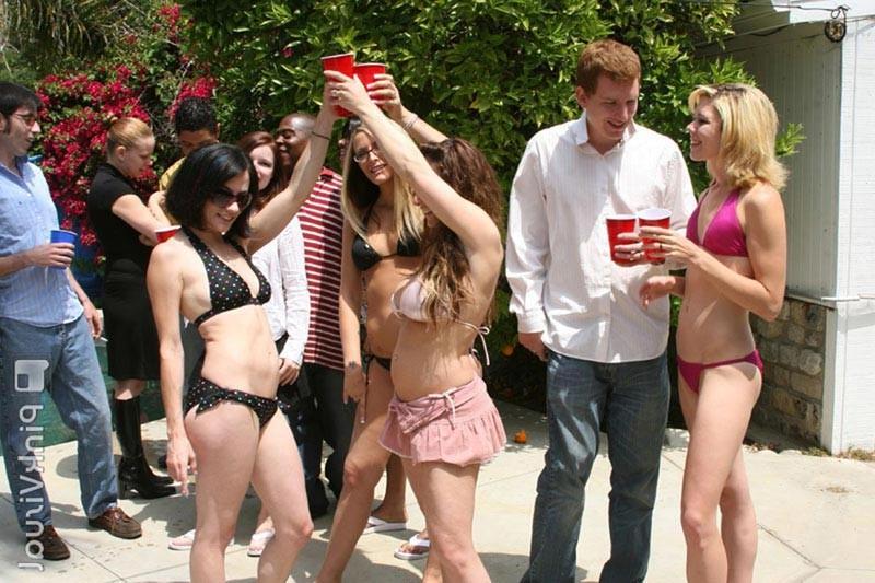 16P Drunk college chicks fucking in public at wild party